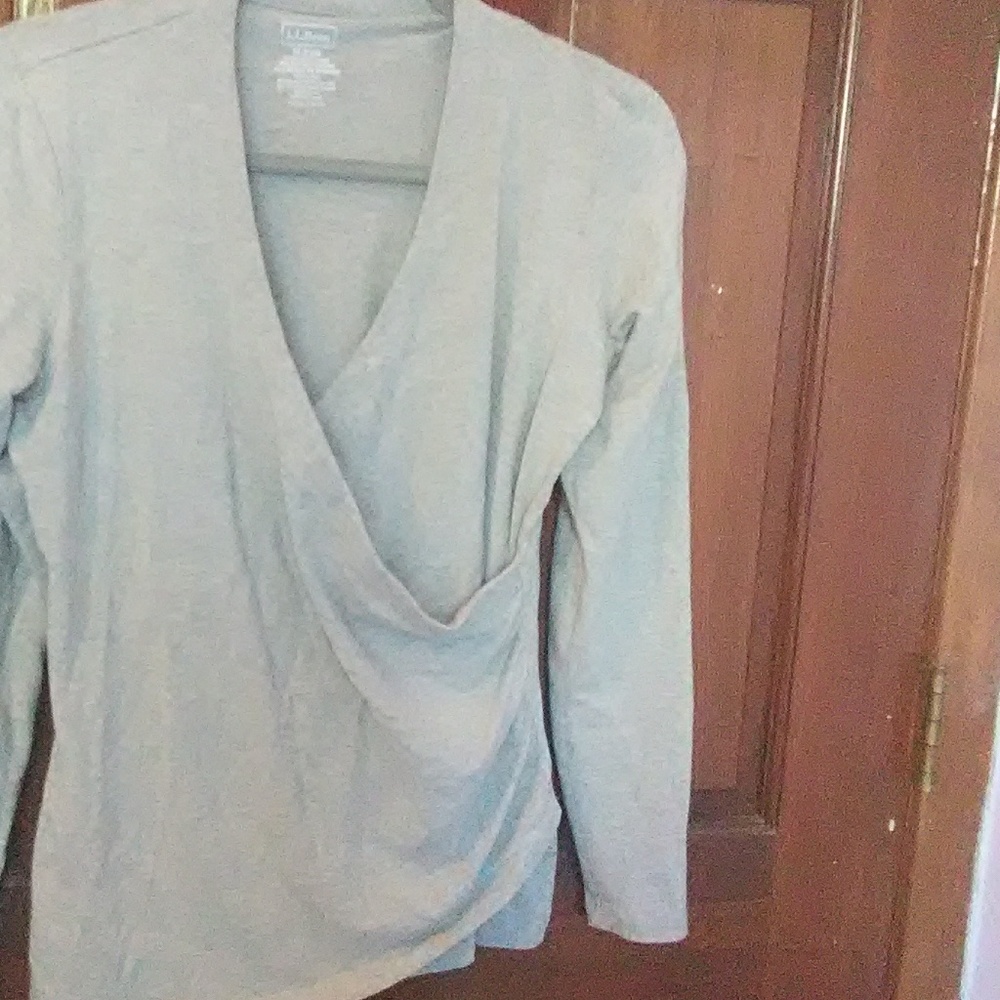 ~Sale~  Ll Bean v neck